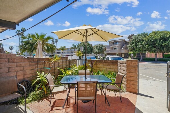 Chair, Furniture, House, Patio, Desk