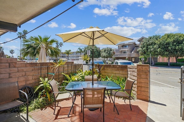 Chair, Furniture, House, Patio, Desk