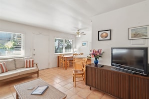Furniture, Indoors, Living Room, Screen, TV