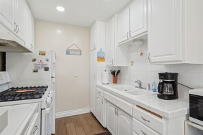 Indoors, Kitchen, Sink, Sink Faucet, Appliance