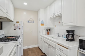Indoors, Kitchen, Sink, Sink Faucet, Appliance