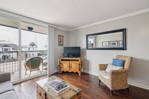 Furniture, Indoors, Living Room, Chair, Home Decor