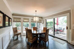 213 Twin Oaks_LuxImg_0003