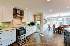 213 Twin Oaks_LuxImg_0002