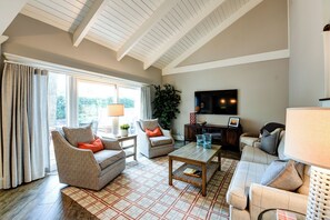213 Twin Oaks_LuxImg_0006