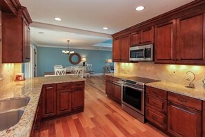 4LR-312 Beach Lagoon-8x