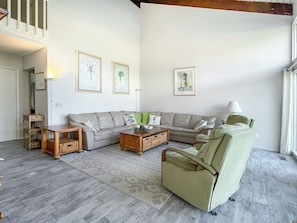 1600-port-villa-dr-IMG-0587