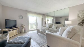 1805-bluff-villas-IMG_1414