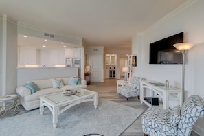 1919 South Beach Club_LuxImg_0044