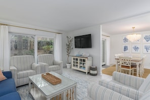04 Living Room
