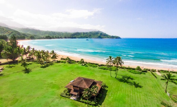Amazing Hanalei beachfront setting!