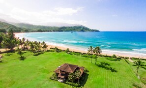 Amazing Hanalei beachfront setting!