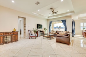 Living Room | Smart TV | Electric Fireplace