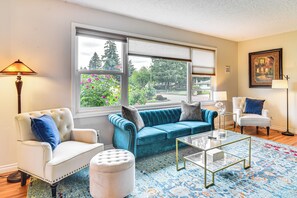 Living Room | Free WiFi | Roku TV | Central Heat | Window A/C Units