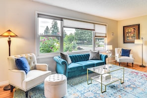 Living Room | Free WiFi | Roku TV | Central Heat | Window A/C Units