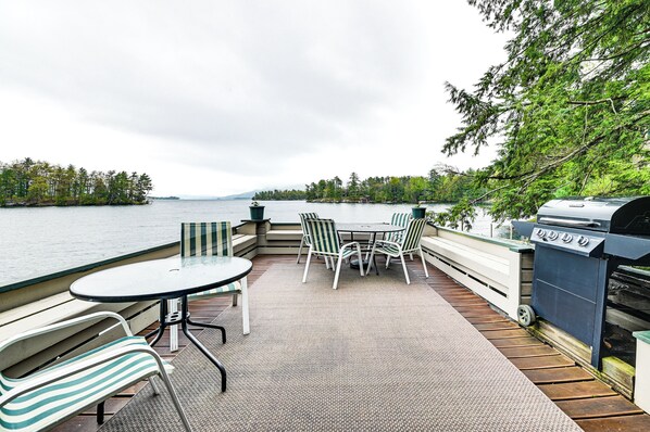 Huletts Landing Vacation Rental | 3BR | 2BA | Stairs Required | 2,000 Sq Ft