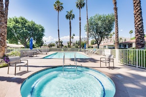 Rancho Las Palmas Country Club | Community Amenities | Outdoor Pool & Hot Tub