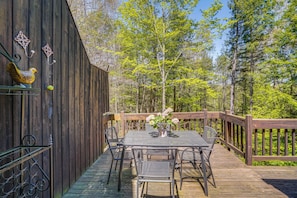 Private Deck | Charcoal Grill | Dining Tables