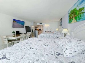 This bright bedroom features a comfy twin bed—perfect for solo travelers, kids, or anyone who enjoys their own space. Fresh linens and a peaceful atmosphere ensure a restful night’s sleep.