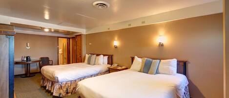 Unit with 2 Queen beds
