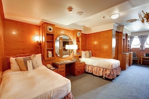 Unit with 2 Twin beds. Exact unit will be assigned upon arrival. Views, colors, and decor may vary.