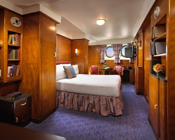 Unit with Queen bed