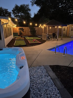 Outdoor spa tub