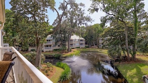 Relax, Recharge & Unwind – Elegant Lagoon Retreat Near the Beach