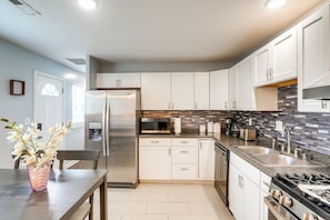Full kitchen