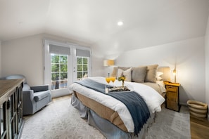 Upstairs loft with King Bed