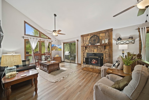 Welcome to Riverside Mountain Retreat