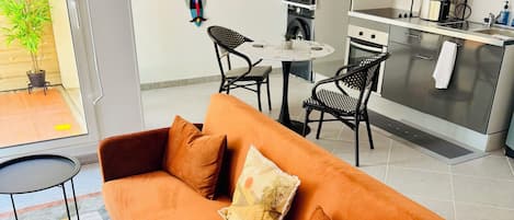 Living area (2)