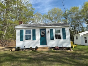 Cottage one- sleeps 6 parking for 4 on left