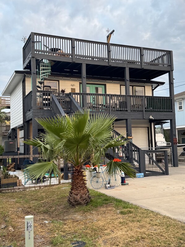 Front of the home, balcony and upper deck