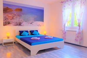 Schlafzimmer 1