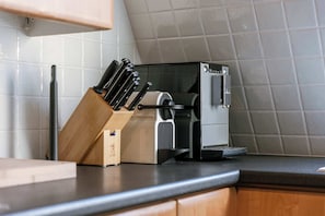 Kaffee und/oder Kaffeemaschine