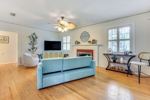 Living Room | Queen Sleeper Sofa | Flat-Screen TV