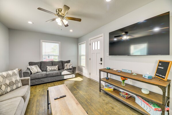 Corpus Christi Vacation Rental | 2BR | 1BA | 862 Sq Ft | Stairs Required