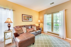 Sitting Room | 1st Floor