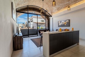 Condo - Image 5