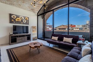 Condo - Image 3