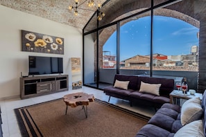 Condo - Image 3