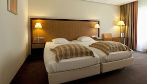 Comfortable Unit with Two Twin size beds