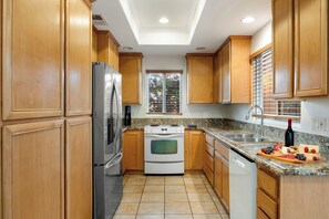 Fully equipped kitchen.