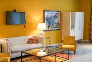 In-room amenities. Exact unit will be assigned upon arrival. Views, colors, and decor may vary.