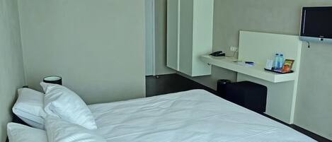 Unit with King size bed