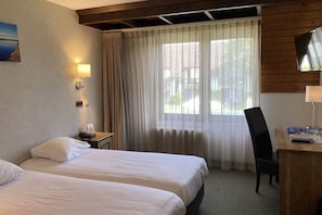 Unit with 2 Twin size beds