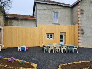 Outdoor dining
