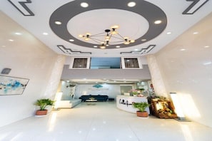 Entrance / Reception