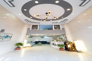 Entrance / Reception